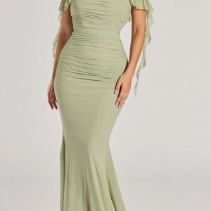 Windsor Sage Green Deyna Dress in size L